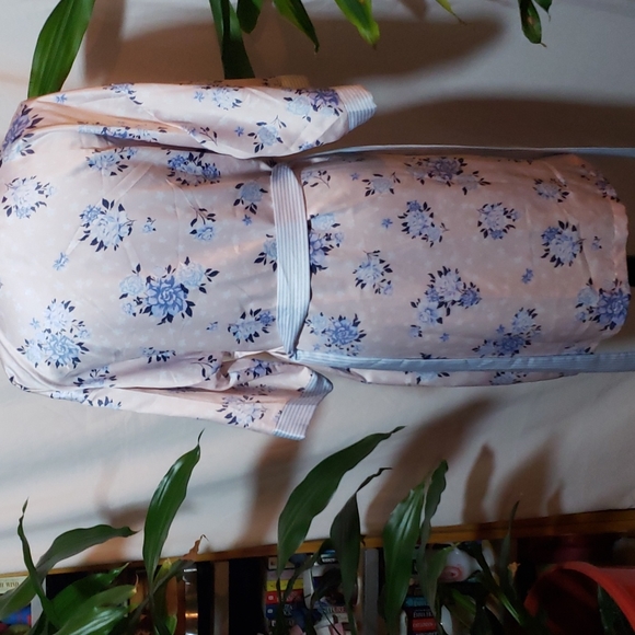 Pink robe - Picture 4 of 10